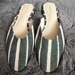 INTENTIONALLY Black & Cream Striped Flats